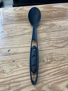 Cuchara de cocina PEDRINI (hecha en Italia) de nailon negra, 13 pulgadas, ligeramente usada - Imagen 1 de 2