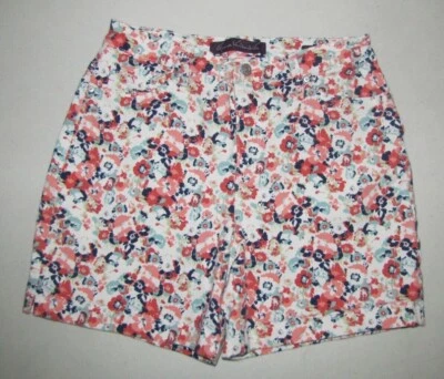 Pantalones cortos Gloria Vanderbilt Amanda para mujer. Estampado floral talla 6. Entrepierna 5 1/2" Foto 1 de 2