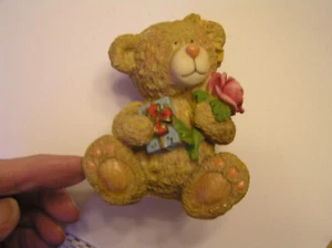 VALENTINE'S DAY TEDDY BEAR BRINGING GIFTS FIGURINE - Picture 1 of 1