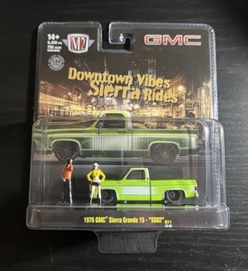M2 Machines Diorama Downtown Vibes Sierra Rides "1976 GMC Sierra Grande 15 SS02" - Picture 1 of 8