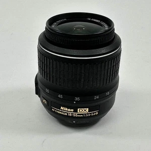 Nikon Zoomobjektiv 18–55 mm f/3,5–5,6 G VR AF-S DX - Bild 1 von 4