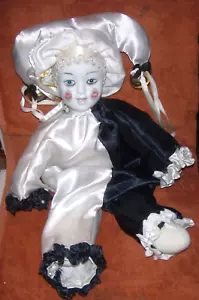 Bufón Mardi Gras Muñeca Arlequín Cara Porcelana, CUIDADOR DE ESTANTE 15" PORCELANA - Imagen 1 de 1
