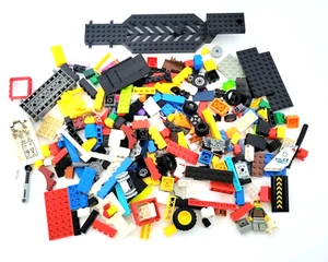 Lego Lot 1 Lb Mixed Trailor, Minifig, Bricks, Window Frame and More - Picture 1 of 7