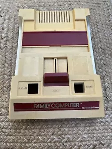 Nintendo Famicom Konsole NTSC J JAPAN mit quadratischer Taste - Bild 1 von 6