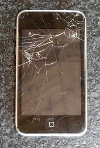 Apple iPod Touch 3rd Generation Black (32 GB) - FOR PARTS - Picture 1 of 3
