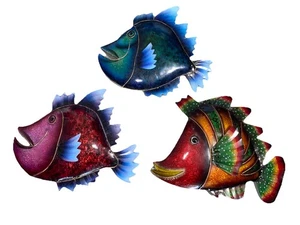 SET OF 3 TROPICAL METAL FISH  COLORFUL ART NAUTICAL PATIO HOME DECOR WALL ART - Picture 1 of 4