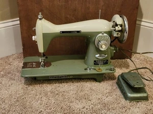 Macchina da cucire vintage nuova casa Janome Paragon resistente - modello 170 *senza custodia - Foto 1 di 23