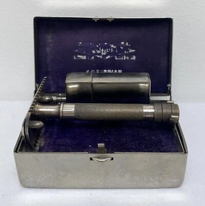 Antique Gillette Bostonian safety razor with metal case - Picture 1 of 9