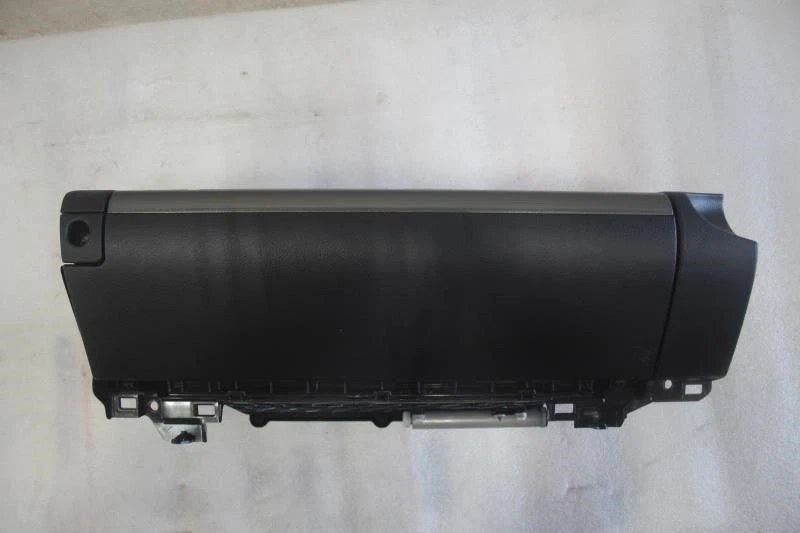 Lexus IS250 IS350 IS300 2014 2015 2016 2017 sedán guantera negra EB30 Foto 1 de 4