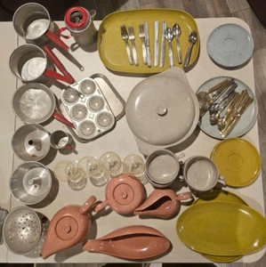 1950's vintage Ideal Russell Wright toy kitchen ware 50+ pieces - Picture 1 of 5