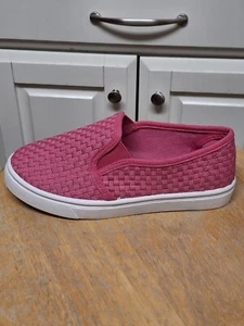 New Women's Top Moda Stylish SLIP-ON Woven Fashion Sneaker- Fuchsia Size 8 - Picture 1 of 6