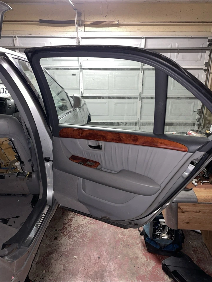 Lexus LS430 2005 puerta de pasajero trasero Foto 1 de 2