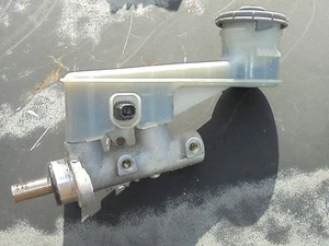 03 04 05 06 HONDA ELEMENT MASTER CYLINDER - Picture 1 of 1