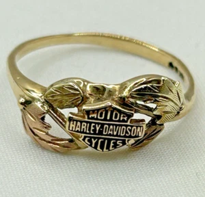 Anillo Harley-Davidson para mujer Black Hills dorado oro 10K talla 7,25 - Imagen 1 de 9