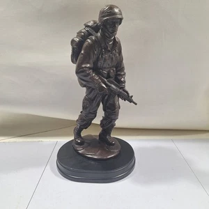AMAZING VINTAGE RARE TROPHY ON STAND MILITARY AWARD Shooting Competition - Picture 1 of 6