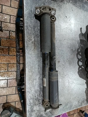 Opel Astra J Familiar Amortiguador Trasero Izquierda Derecha Kit 13420233 - Imagen 1 de 4