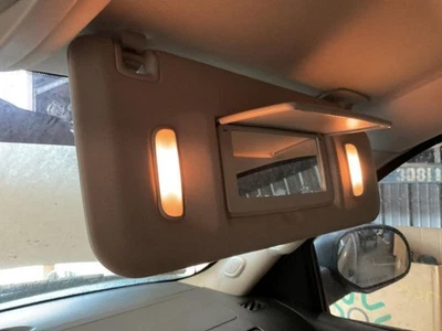 Parasol derecho pasajero iluminado para 07-14 ESCALADE 1620713 Foto 1 de 4