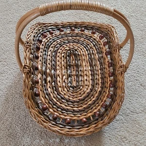 Philippines vintage woven wicker basket with wood beads. - Picture 1 of 8