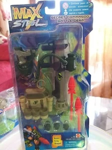 Gioco MATTEL MAX STEEL COMBAT DRIVER BATTLE GEAR WATER BLASTING WEAPON! Attrezzi - Picture 1 of 2