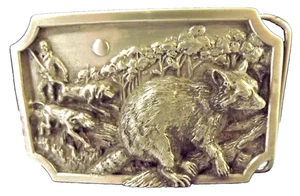 Vintage Siskiyou Gürtelschnalle 1985 "Coon Hunting" Q-29 Zinn 3" lang x 2" breit 3D - Bild 1 von 8