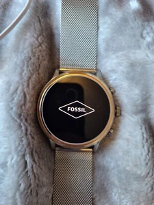 Fossil Smartwatch Model:DW10F1 Rose Gold And Silver Boxed With Spare Strap - Picture 1 of 11