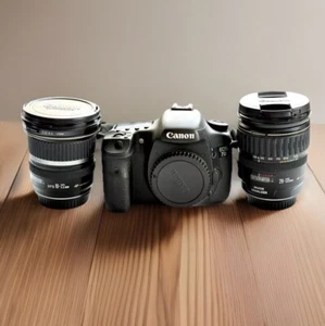Canon EOS 7D DSLR Camera w/ EF-S 10-22mm, EF 28-135mm IS & EFS 18-55 Lens - Picture 1 of 23
