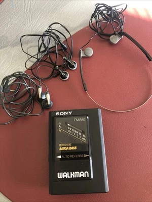 Reproductor de casete radio FM/AM Sony Walkman Mega Bass WM AF604/BF604 sin probar Foto 1 de 4
