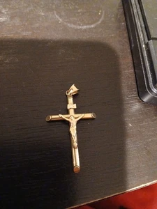 Jesus Crucifix Cross INRI Pendant Real 10K Yellow Gold 1.3g - Picture 1 of 4