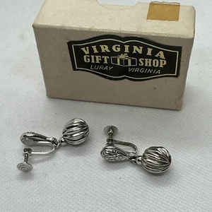 Vintage Silver Tone Ribbed Ball Screw Back Clip On Dangle Earrings Non Pierced - Picture 1 of 5