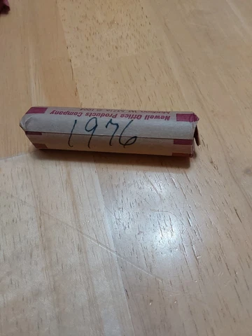 1976 Circulated Lincoln Pennies 1 Roll, In Hand Ready To Ship! Cover