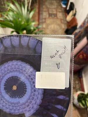 Cure For Me - Bild 1 von 2