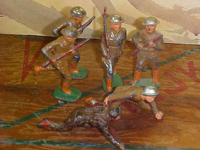 6 Vintage Toy Lead Soldiers LOT! Barclay Manoil Infantry Running Crawling++ - Image 1 of 1