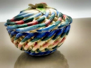 Vintage Ceramic Hand Crafted Trinket/Pourri Pot - Picture 1 of 12