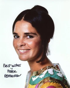 ALI MACGRAW SIGNED AUTOGRAPHED 8x10 PHOTO HOLLYWOOD ACTRESS MODEL BECKETT BAS - Picture 1 of 2