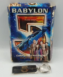 BABYLON 5: JUEGO DE CARTAS COLECCIONISTAS STARER PACK Y BABYLON 5 LLAVERO (BP) - Imagen 1 de 11