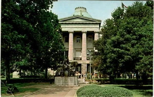 Historic Raleigh landmark postcard, North Carolina State Capitol.! postcard - Picture 1 of 2