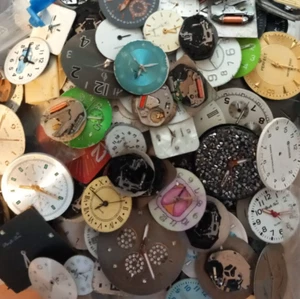 Sammlung Konvolut Lot Zifferblätter Armbanduhren Herren und Damenuhren usw rund - Bild 1 von 1