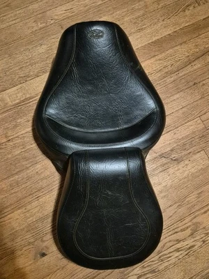 Asiento de turismo Mustang ancho vintage para motocicletas Honda Foto 1 de 4