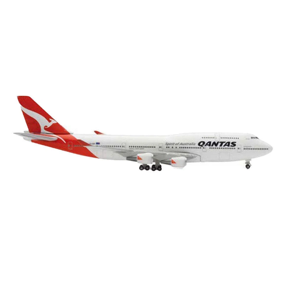 Realtoy Highly Detailed Qantas B747 Single Plane 1/500-Scale Aircraft Model - Image 1 of 1