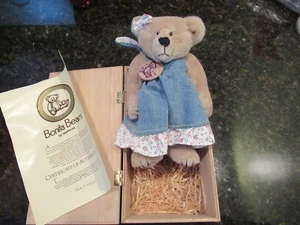 Applause Bonita Bears First Edition Katie im Jeanskleid mit Echtheitszertifikat & Holzkiste - Bild 1 von 3
