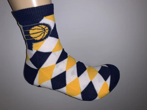 INDIANA PACERS NBA BASKETBALL LOGO MENS 1/4 LENGTH ARGYLE PATTERN SOCKS LARGE Cover