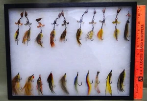 Vintage Hand Made Salmon/Muskie Streamer Lures in 16" x 12" Riker Case - Picture 1 of 8