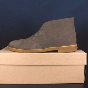olive green clarks desert boots
