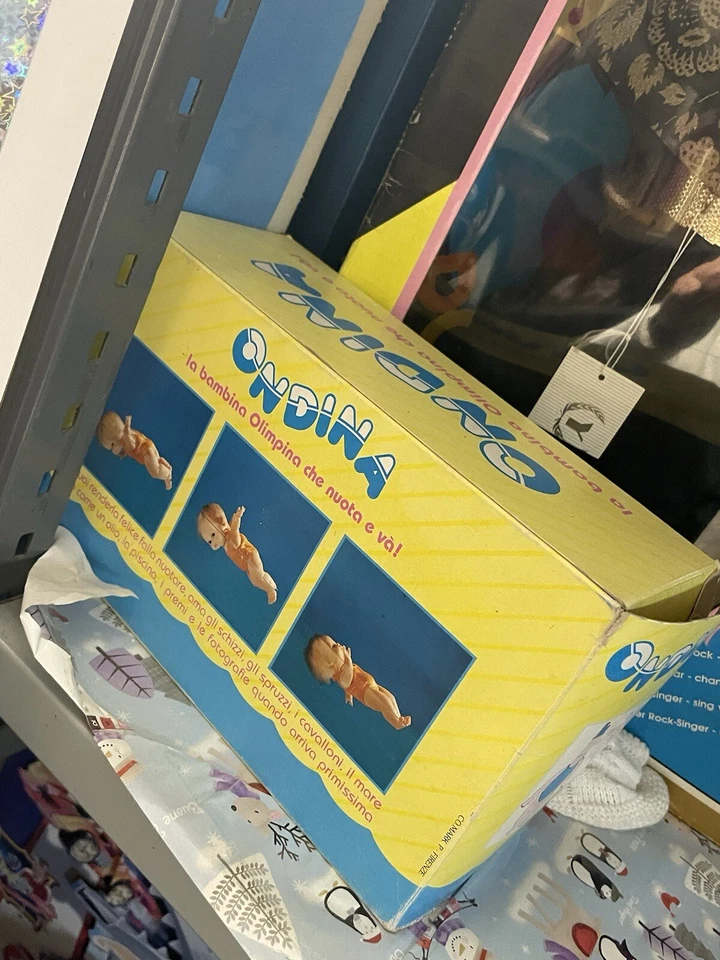 Ondina La Bambina Olimpina Che Nuota E Va Fondo Di Magazzino Vintage - Immagine 1 di 1