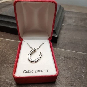 LOVELY, BRAND NEW, KOHL'S HORSESHOE NECKLACE - 2025 - Picture 1 of 1