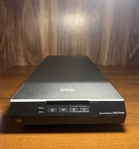 Skaner fotograficzny Epson Perfection V550 z kablami | Przetestowany | Wysyłka na cały świat - Zdjęcie 1 z 8