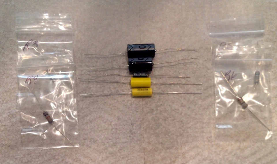 KIT DE RECONSTRUCCIÓN AMPLIFICADOR REPRODUCTOR DE DISCOS MODELO VOZ DE MÚSICA VM 625 Foto 1 de 1