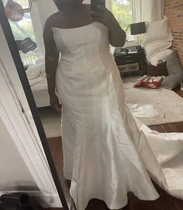 Plus Size Wedding Dress, Brand New - Picture 1 of 4