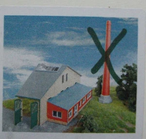 Kibri aus 9312-1 H0 1:87 SEITENANBAU BAHNBETRIEBSWERK LEHMBERG OHNE SCHORNSTEIN - Bild 1 von 2
