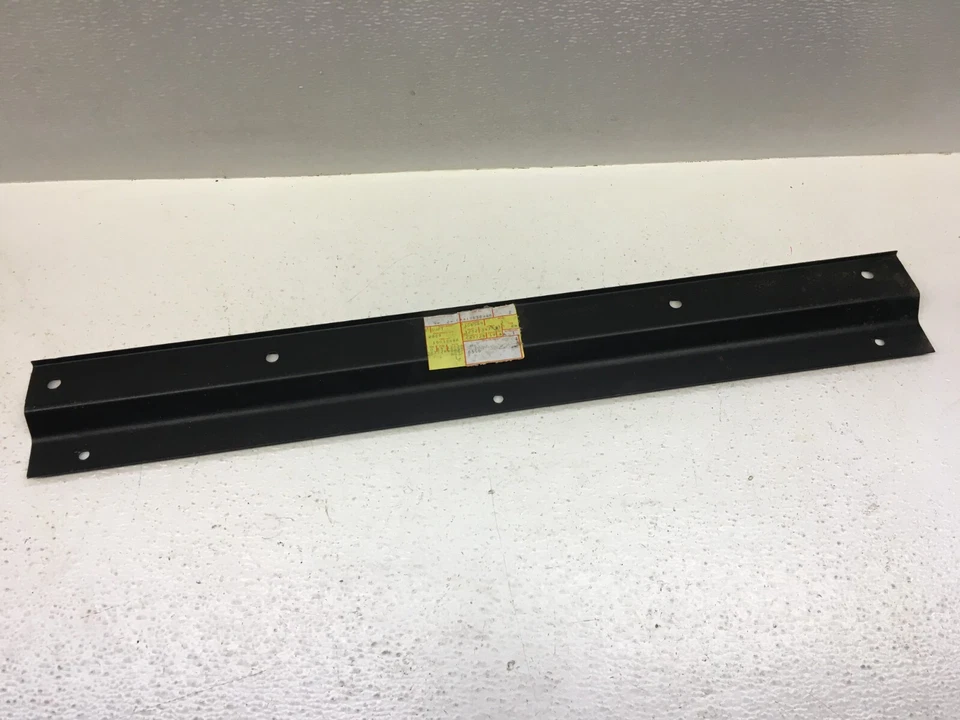 Soporte de montaje fascia parachoques delantero GM NOS 1985-91 Pontiac 6000 10030448 Foto 1 de 4